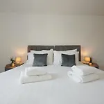 York Minster Icona 239 - Free Parking And Gym!