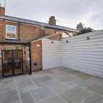 Modern 3 Bed Beautiful House In York