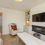 Modern 3 Bed Beautiful House In York