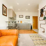 Foss Place Apartment