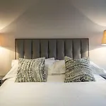 3 London Mews
