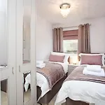 82 Postern Close