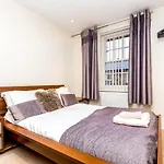 City Apartments - Buckingham Court