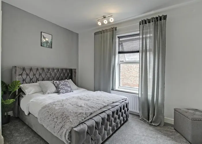 Spring Hall\'S City House