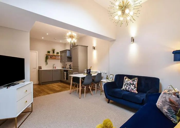 Saxon Rose Apartment