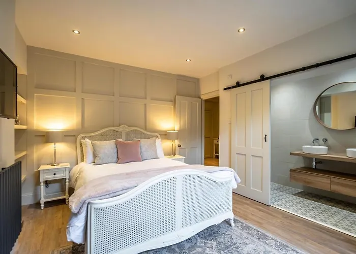 The Retreat At Dukes Townhouse