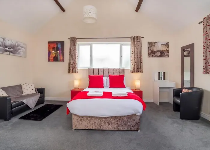 2 Ascot Mews - The Den York