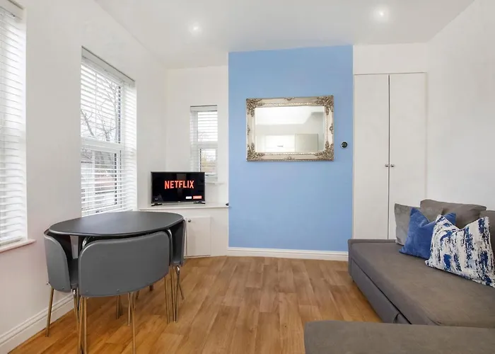 Henry Court Apartment 4
