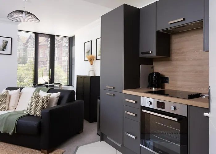 London Mews, Modern Apartment - Sleeps 4