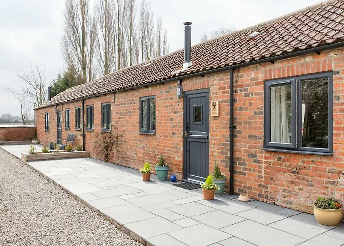 Thrush Nest Cottages - Wren Cottage Sleeps 4, 2 Bedrooms & Stable Cottage Sleeps 2, 1 Bedroom