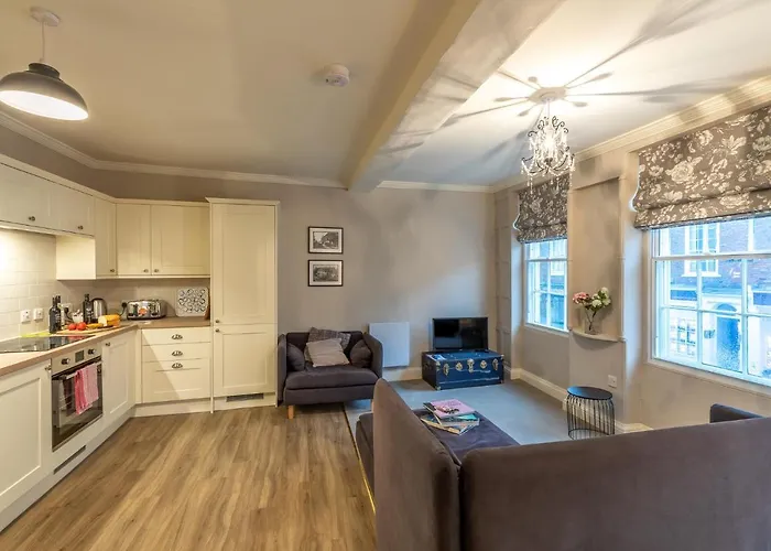 Apt 3, 71 Micklegate, York