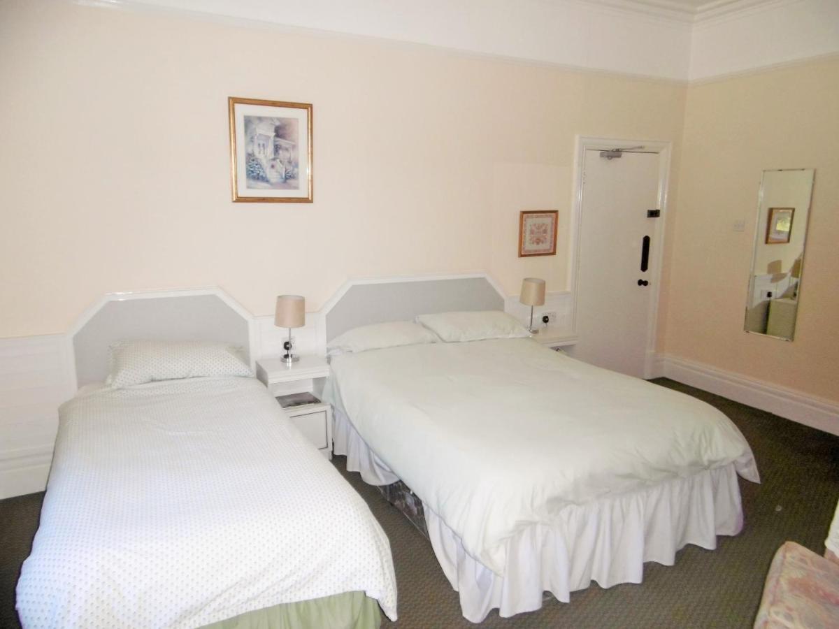 Adams House Guest house *