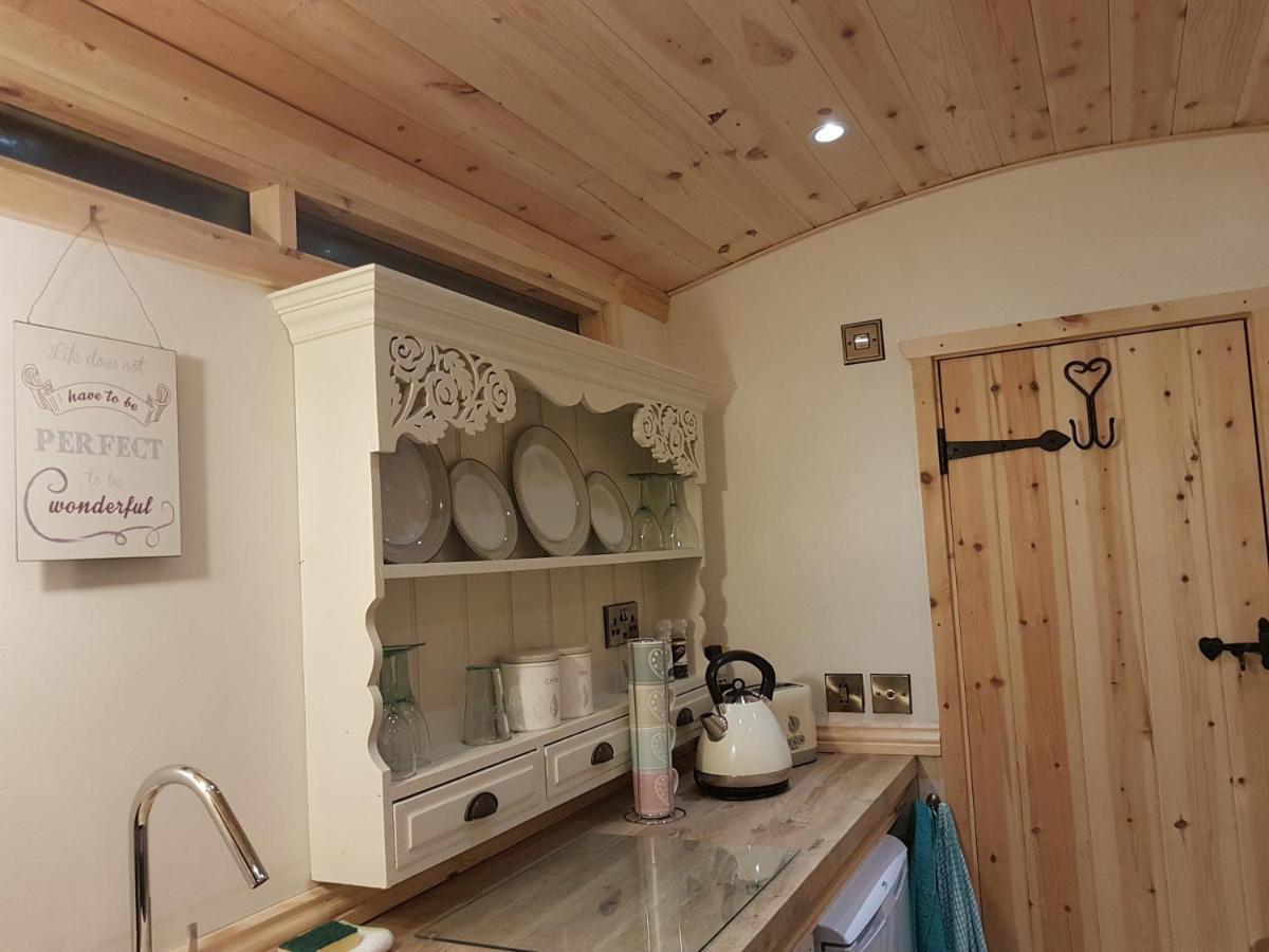 Waterside Shepherds Hut *