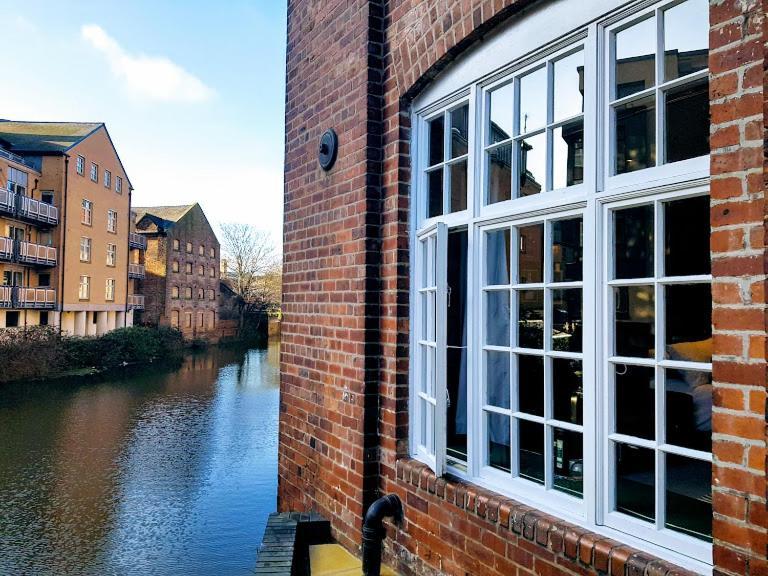 Cocoa Lily - River Fronted With Secure Parking York