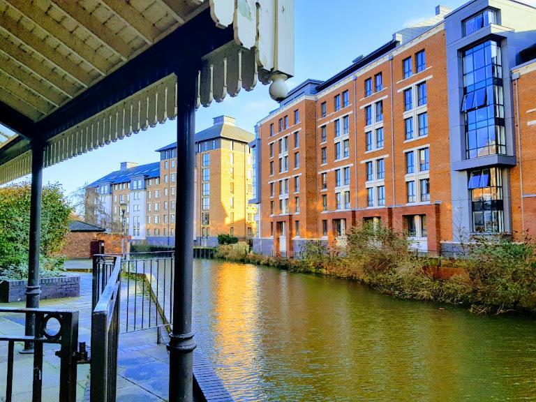 Cocoa Lily - River Fronted With Secure Parking Apartment York