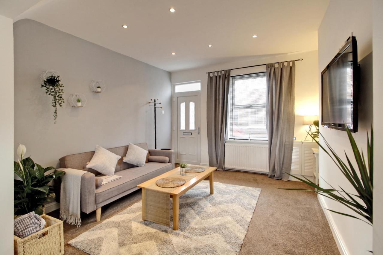 Spring Hall's House Apartment