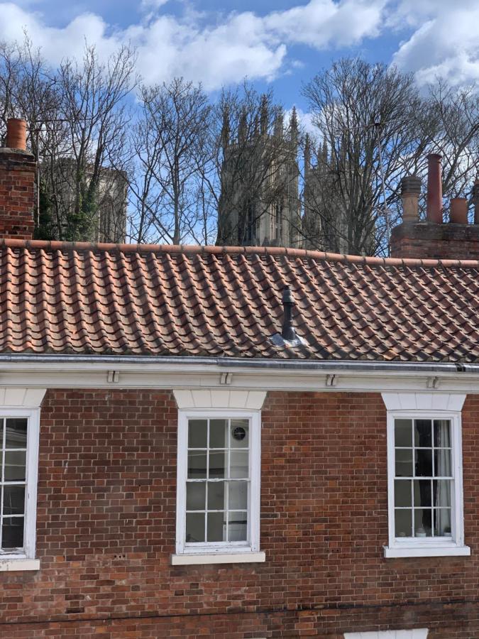 Intown - 60 Second Walk 2 Minster! Guest house 3*