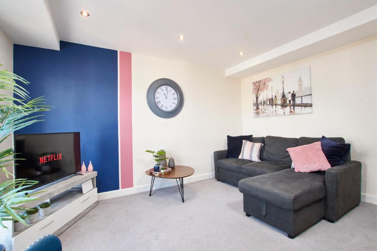 Apartment Luxury Centre Apartment-sleeps 6 With Parking York