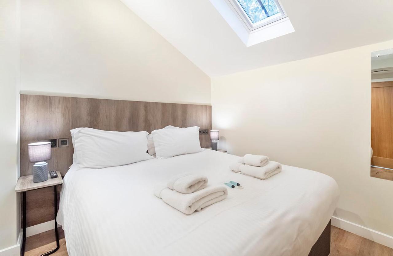 - Monkbar Mews Apartment