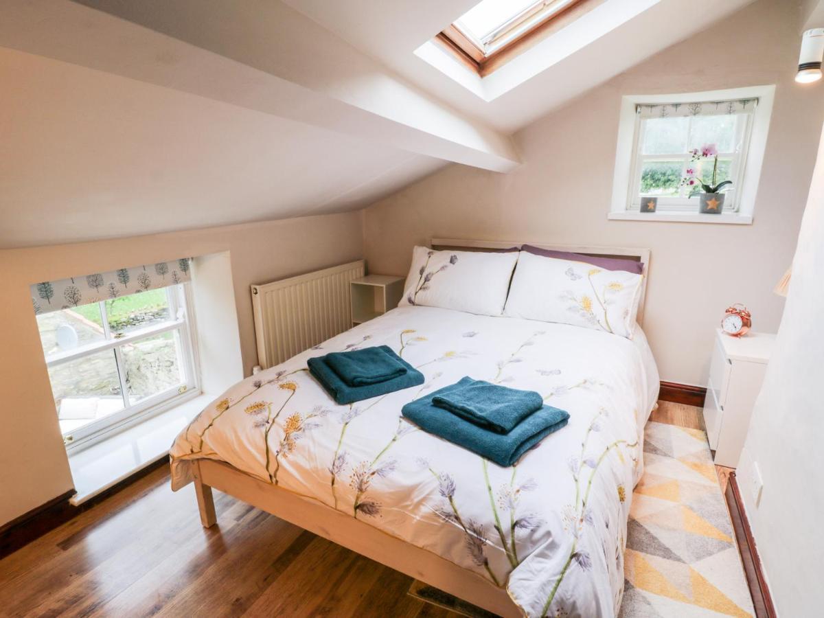 Holiday home Hollyside Cottage York
