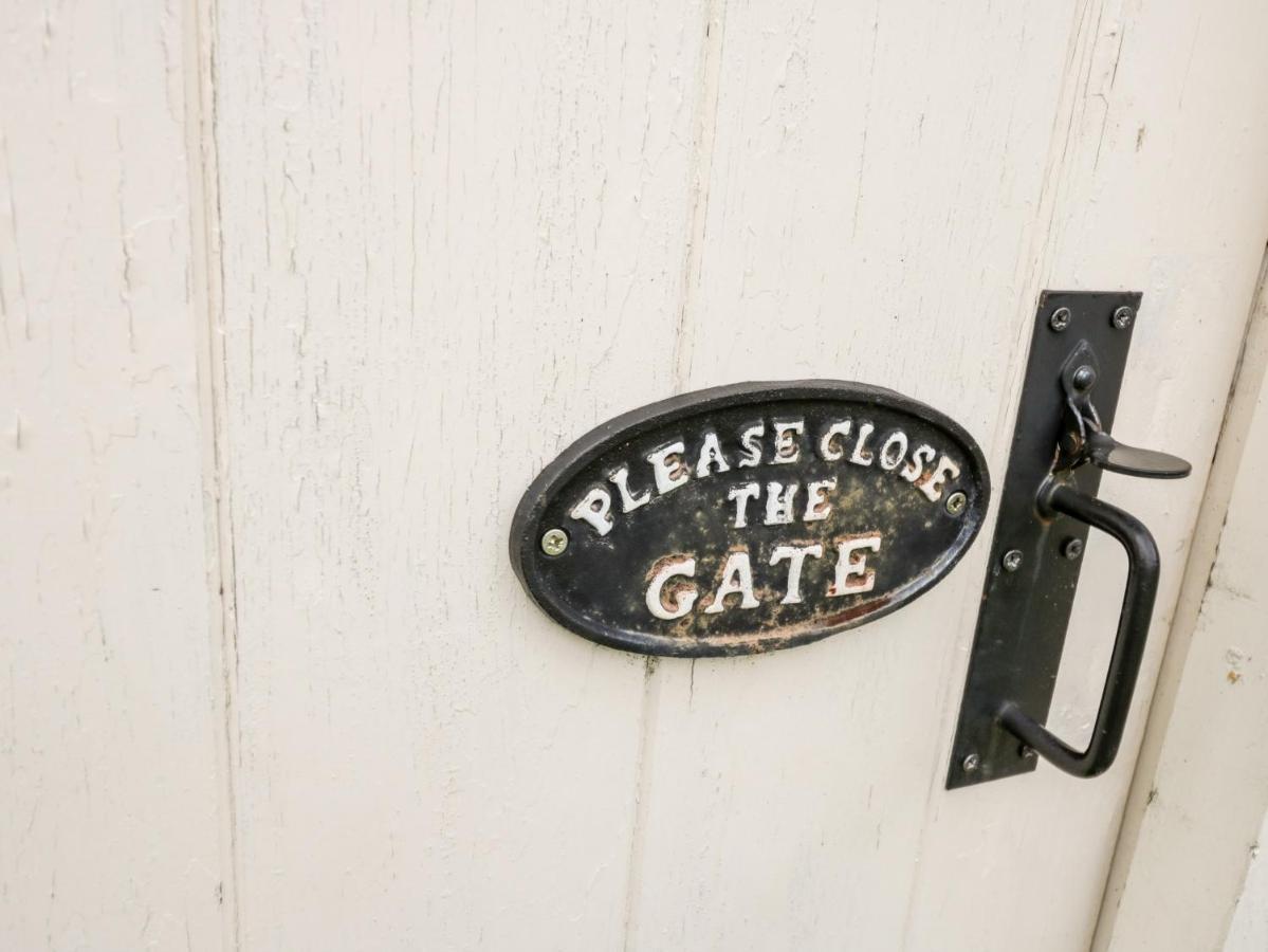 Holiday home Hollyside Cottage York