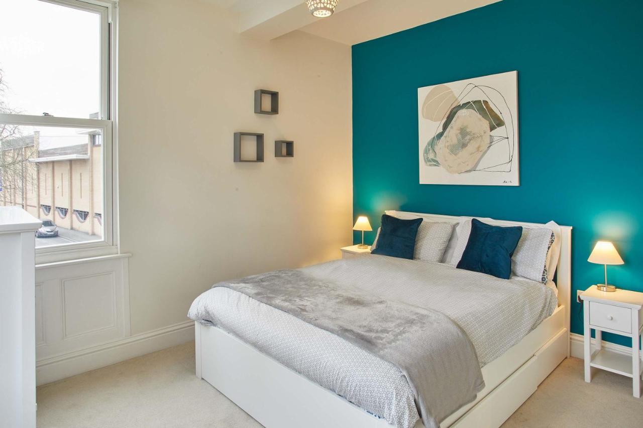 4 Blue Bridge Court York