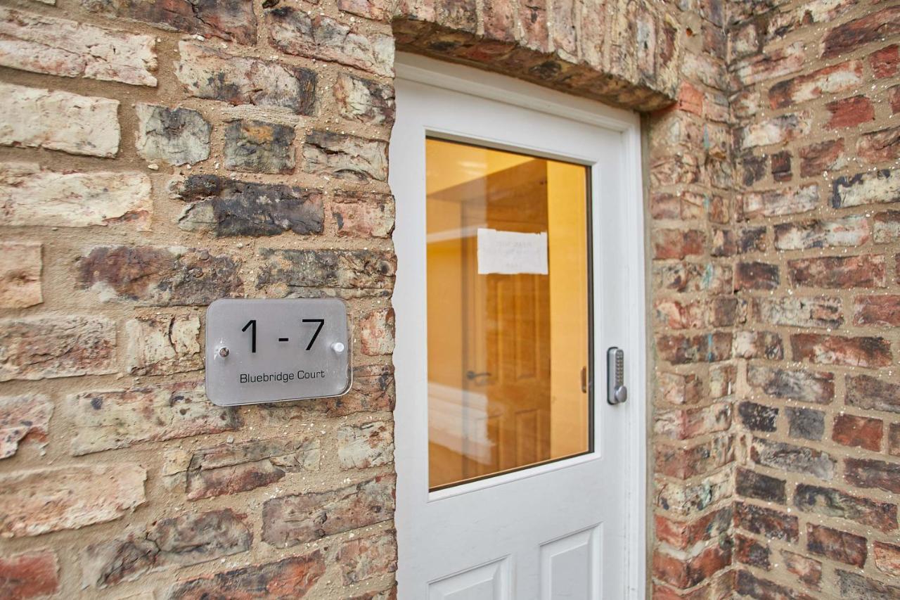 Apartment 4 Blue Bridge Court *