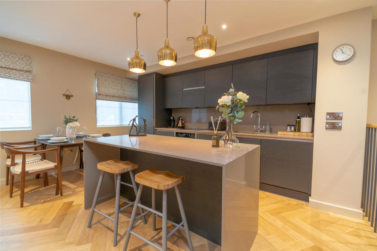 Entire 2 Bed - Free Parking - No. 15 - The Cosy Collection Ltd *