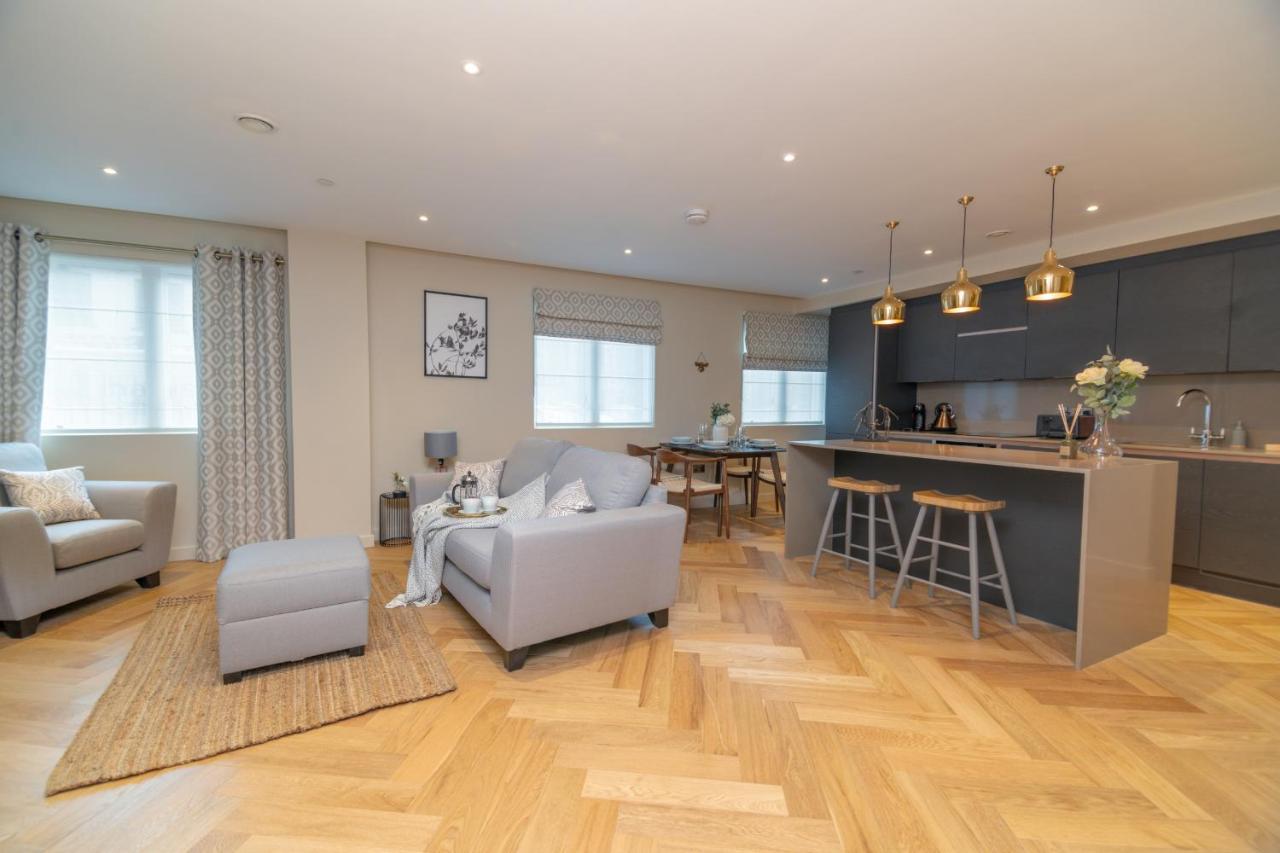 Apartment Entire 2 Bed - Free Parking - No. 15 - The Cosy Collection Ltd *