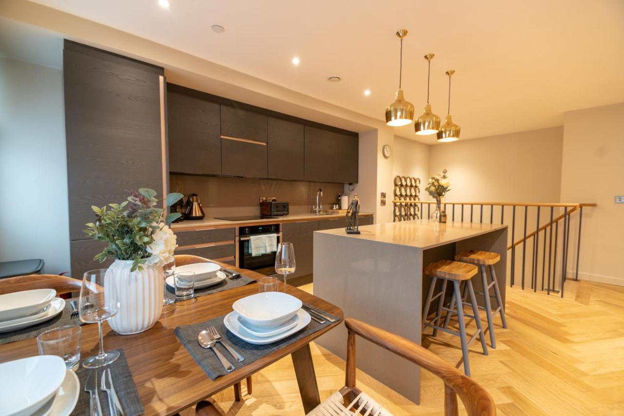 Apartment Entire 2 Bed - Free Parking - No. 15 - The Cosy Collection Ltd *