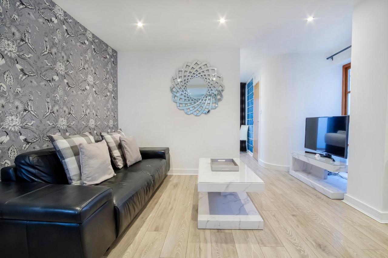 - Reubens Court Apartment *