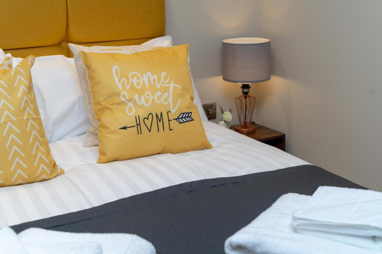 Entire 2 Bed - Free Parking - No. 15 - The Cosy Collection Ltd Apartment *