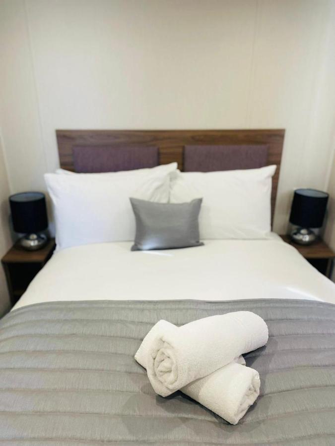 The Hideaway With Hot Tub Holiday home *