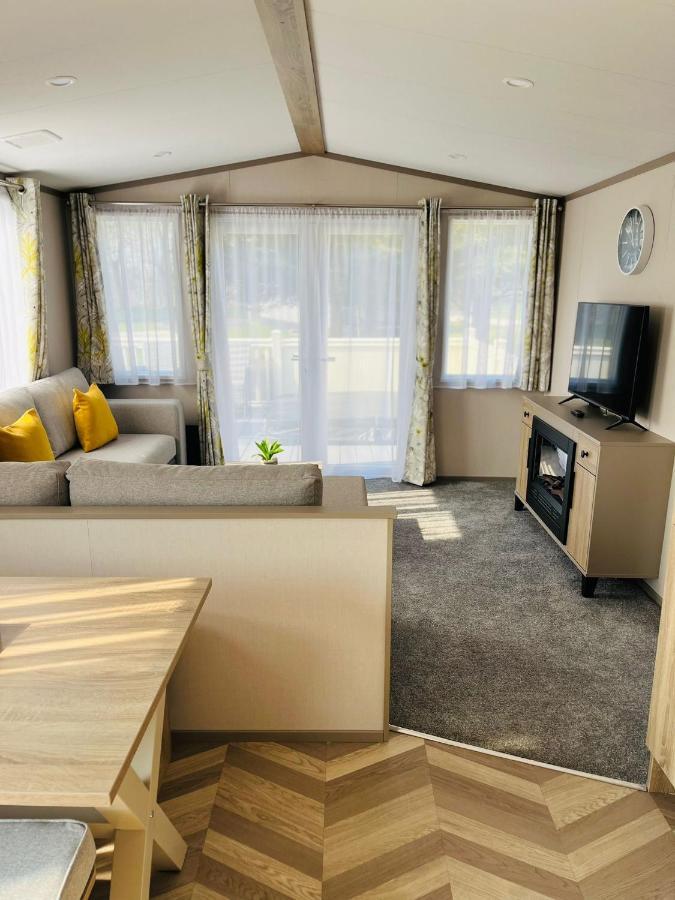 Stone Beck With Hot Tub Holiday home York