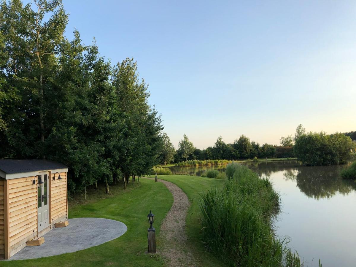 Campsite Luxury Shepherds Hut - The Moorhen By The York
