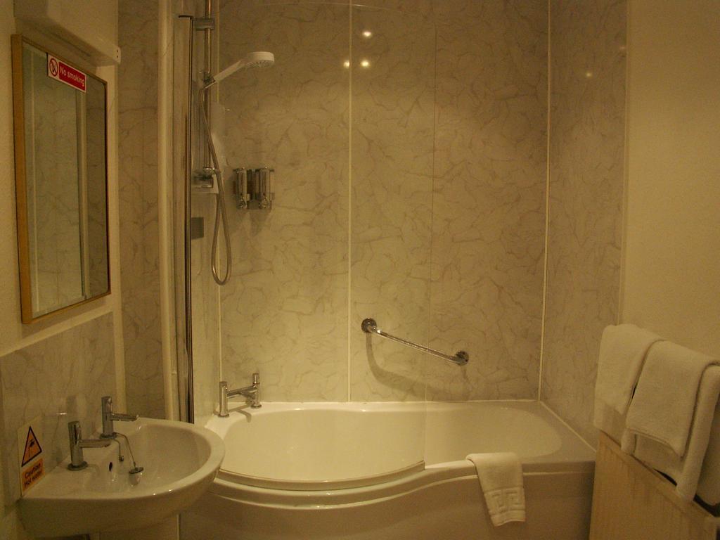 Hotel Heworth Court 3*