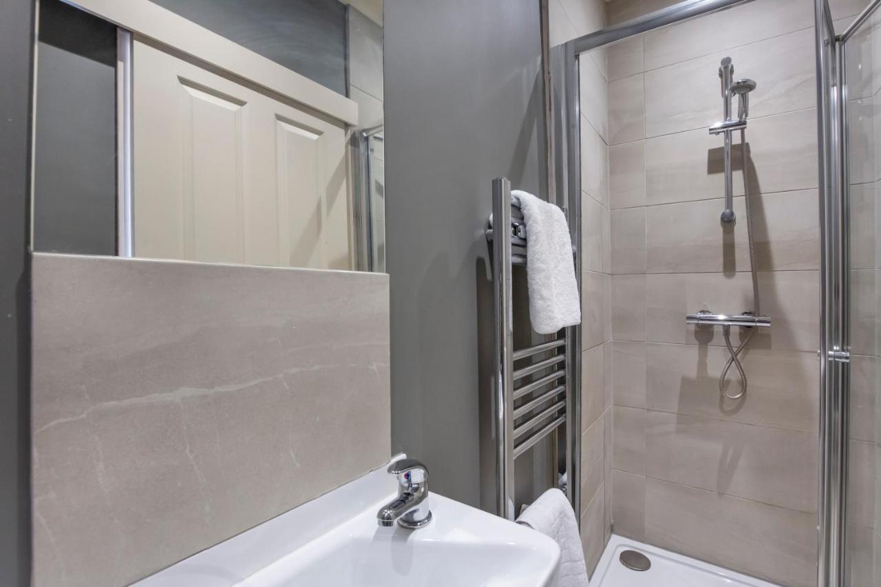 Patrick's Pool- 4 Bedroom,4 Bathroom, Luxury Townhouse! York