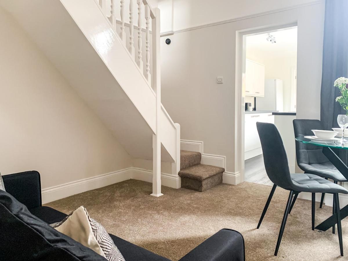 Apartment Cedar House - Quaint Victorian With Free Parking