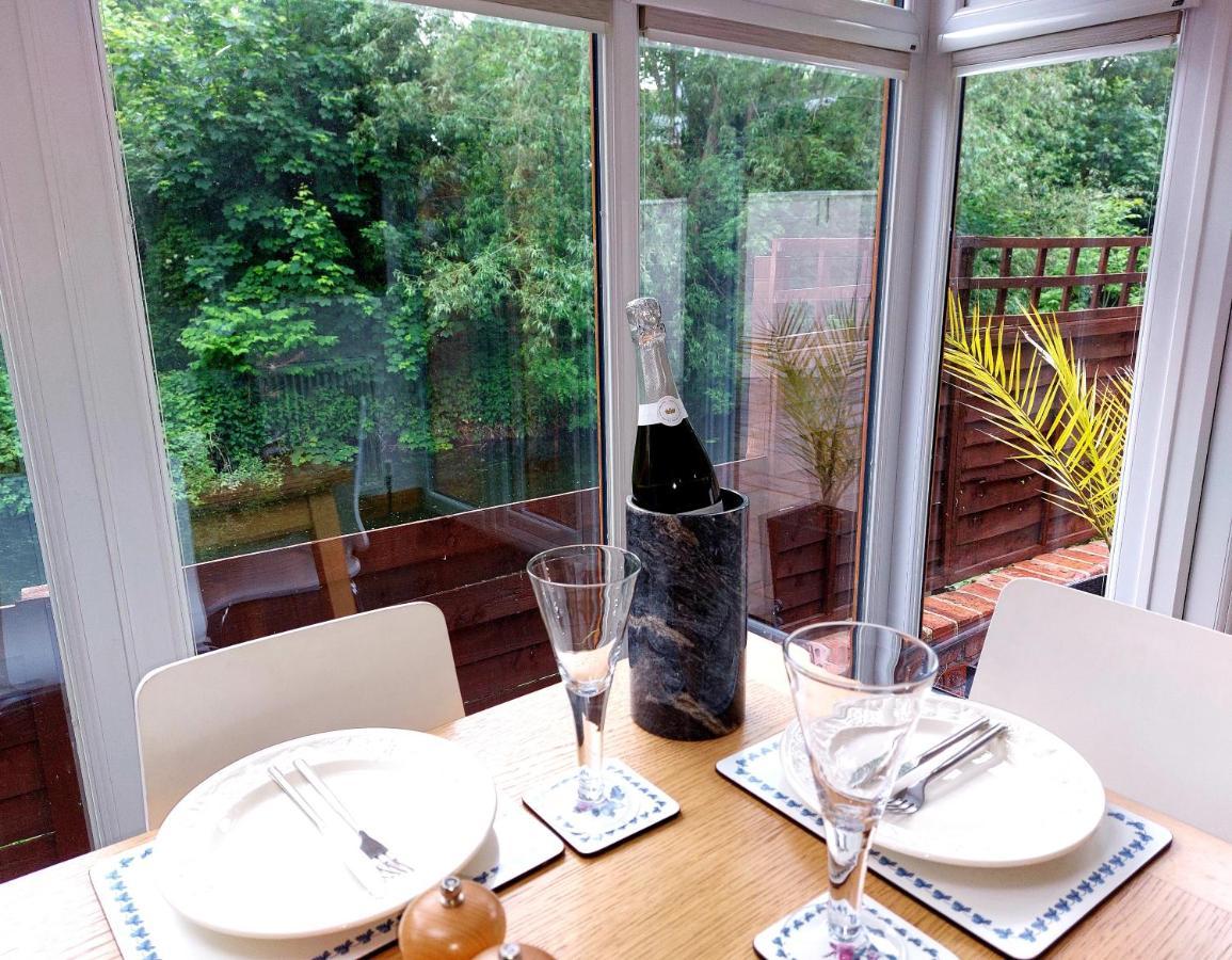 Riverside Homestay *