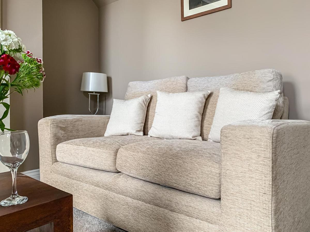 Cedar House - Quaint Victorian With Free Parking *