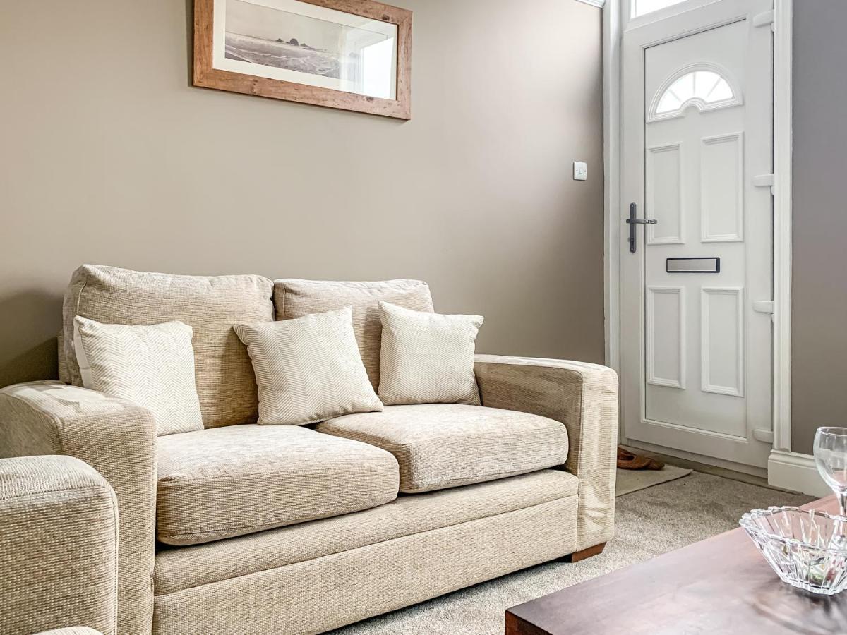 Cedar House - Quaint Victorian With Free Parking Apartment *
