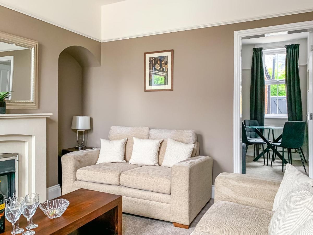 Cedar House - Quaint Victorian With Free Parking