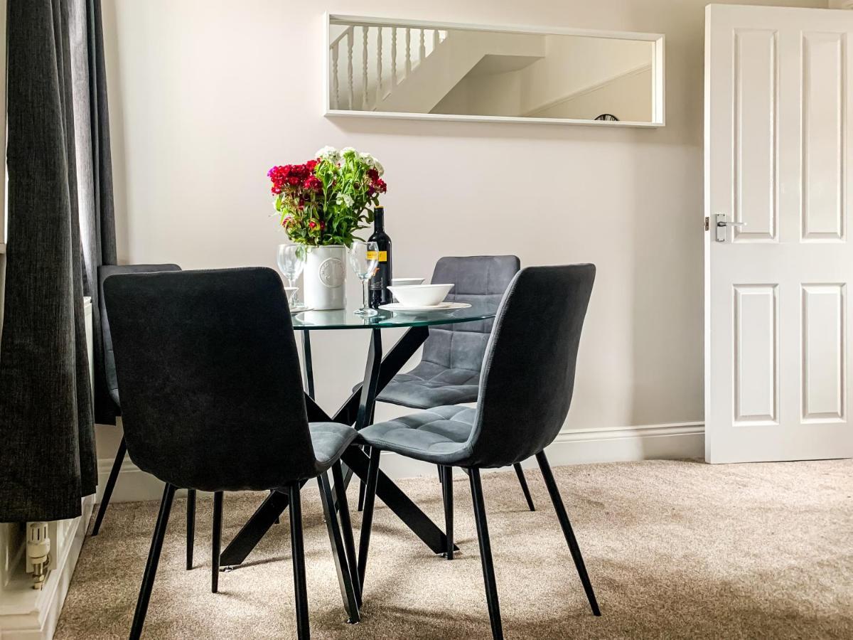 Apartment Cedar House - Quaint Victorian With Free Parking