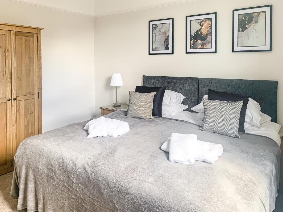 Cedar House - Quaint Victorian With Free Parking Apartment *