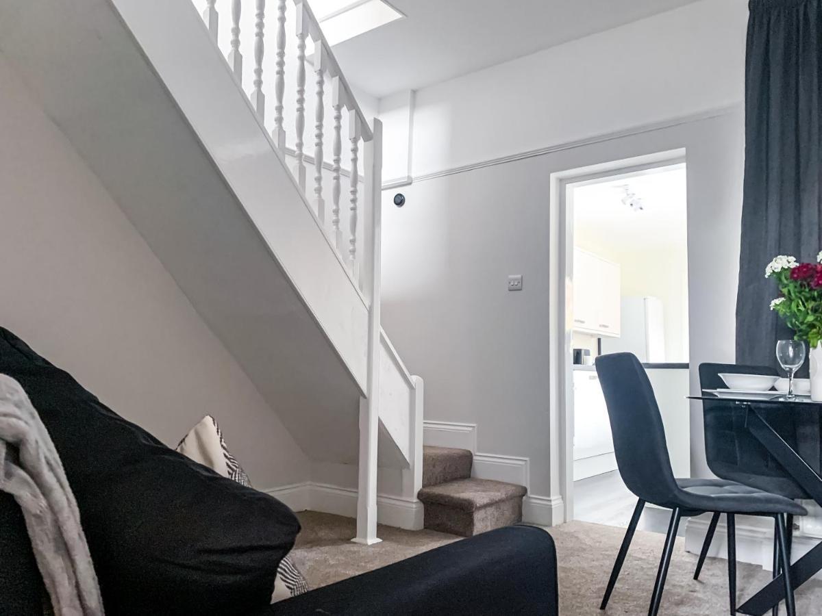 Cedar House - Quaint Victorian With Free Parking Apartment
