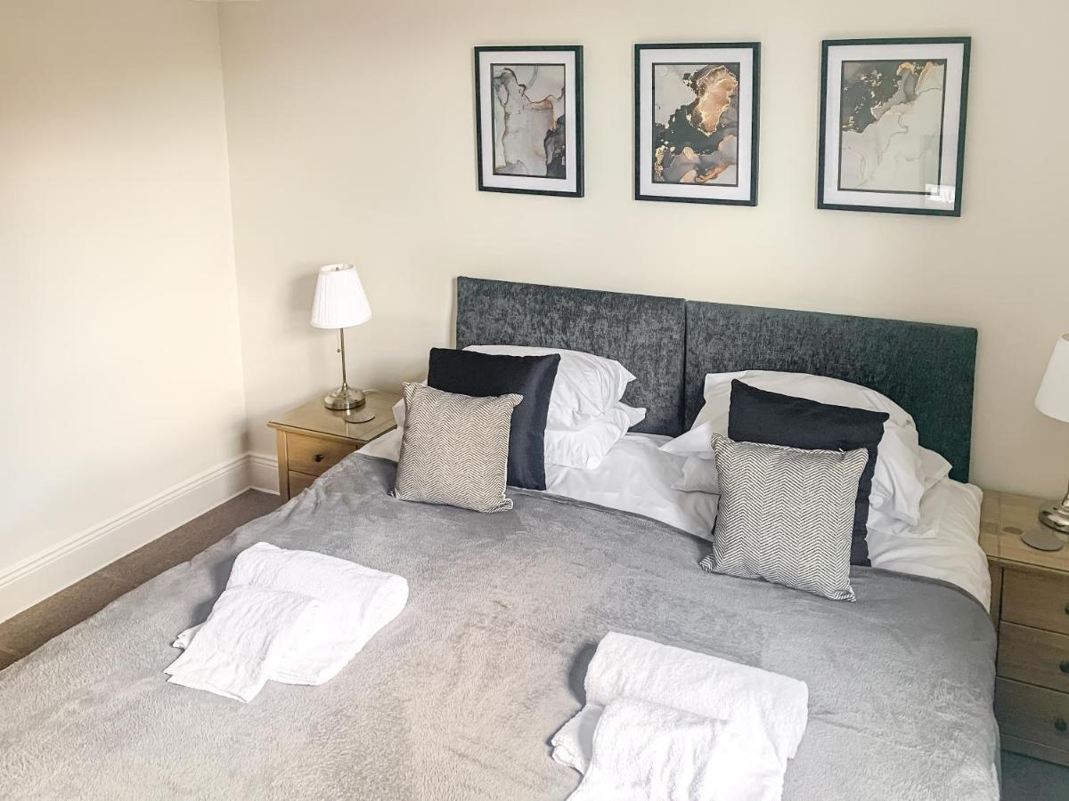 Cedar House - Quaint Victorian With Free Parking Apartment *