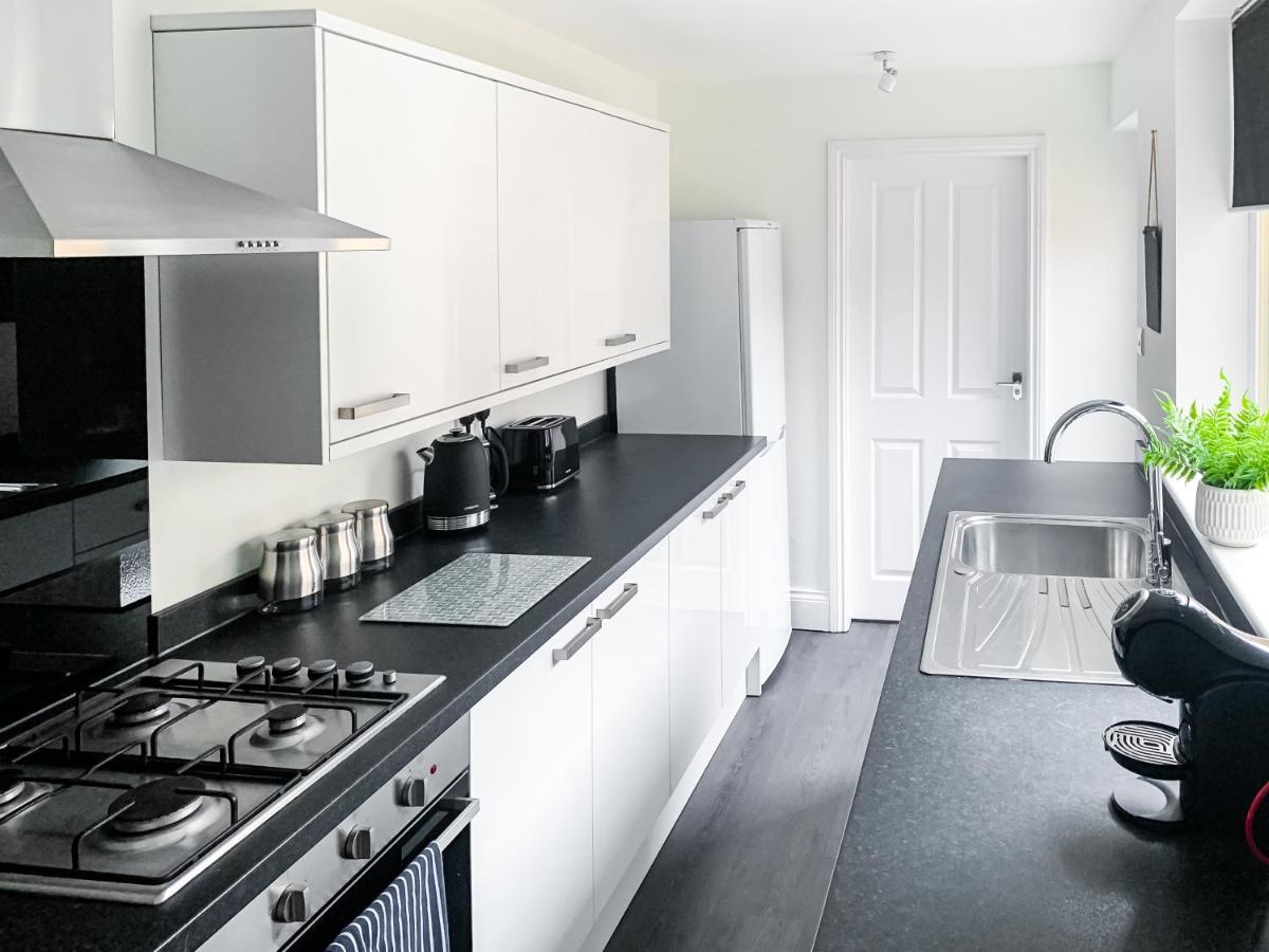 Cedar House - Quaint Victorian With Free Parking *