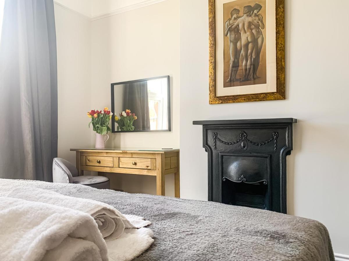 Cedar House - Quaint Victorian With Free Parking Apartment *