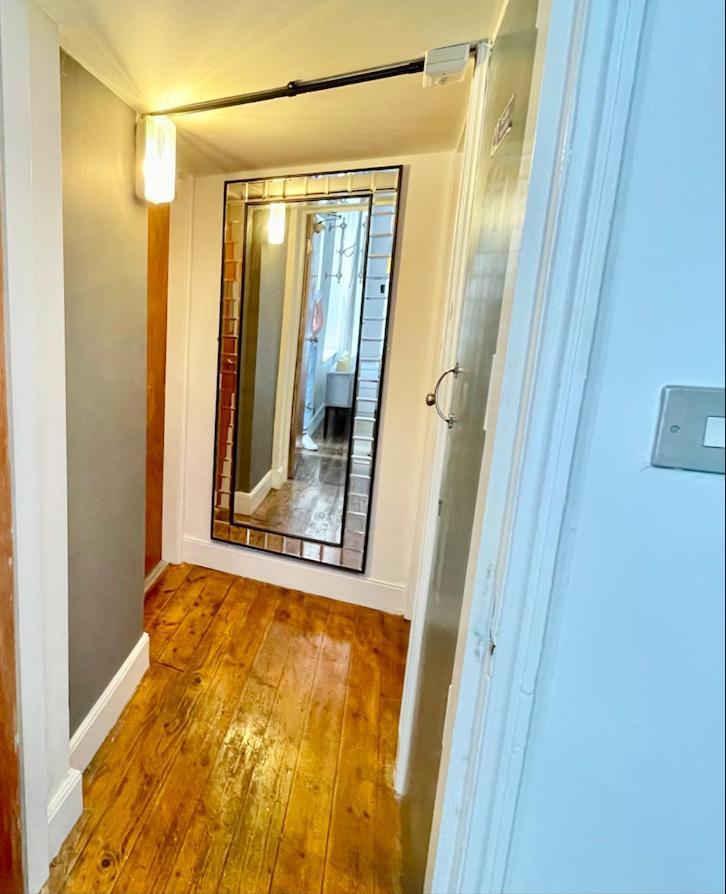 The Location- 1 Free Private Parking Space - 60 Second Walk 2 Minster! Apartment *
