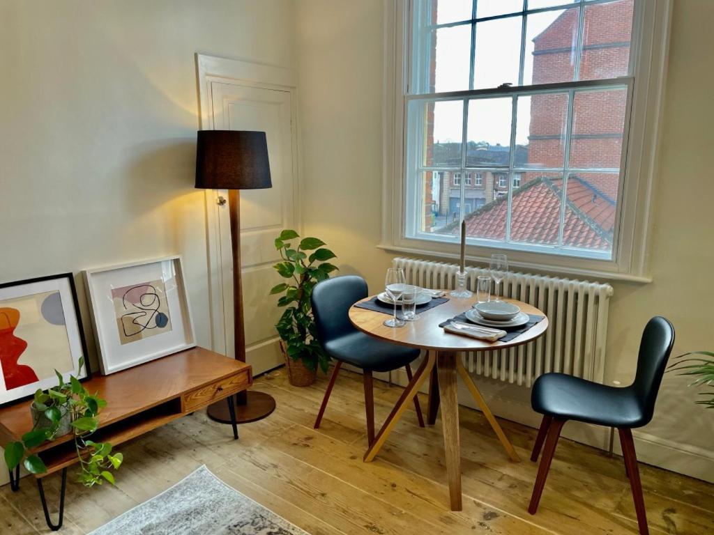 Walmgate Apartment *